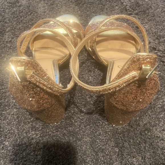 Sparkly Gold Heels - Picture 6 of 8